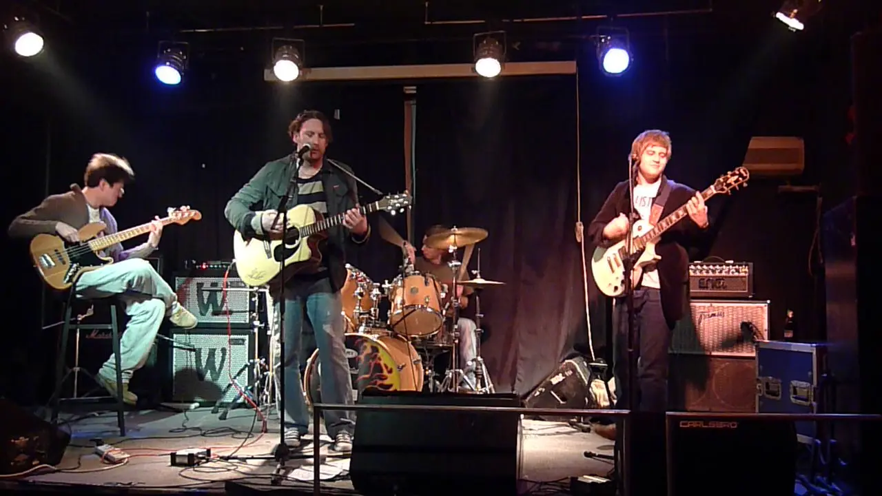 Monroe Stahr performing live